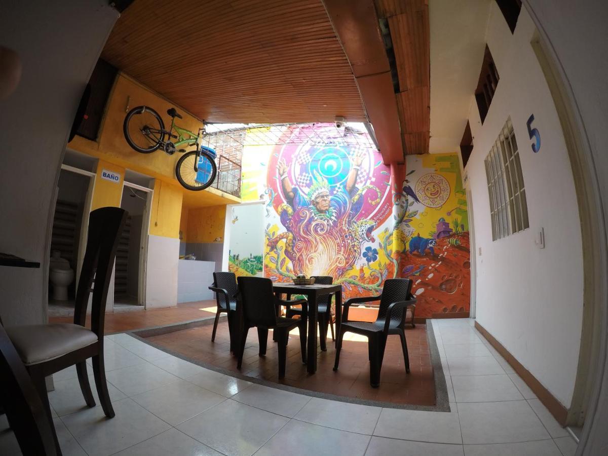 Backpackers And Travellers Hostel เนย์บา ภายนอก รูปภาพ