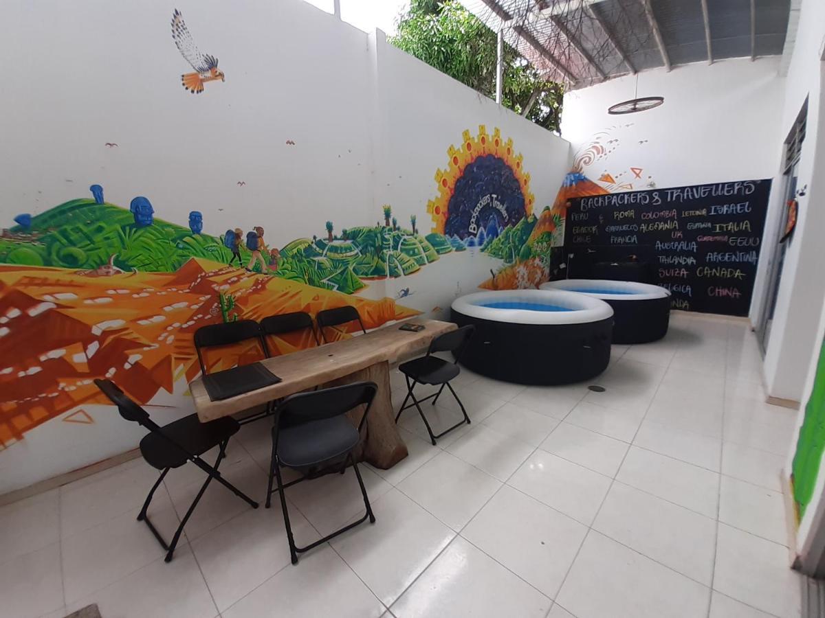Backpackers And Travellers Hostel เนย์บา ภายนอก รูปภาพ