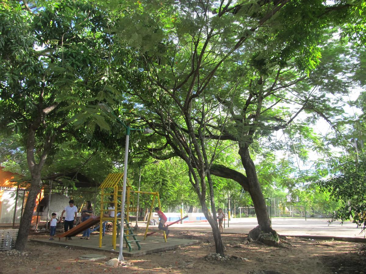 Backpackers And Travellers Hostel เนย์บา ภายนอก รูปภาพ