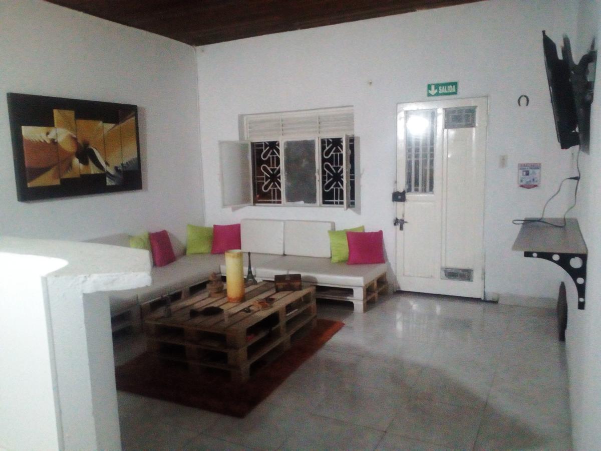 Backpackers And Travellers Hostel เนย์บา ภายนอก รูปภาพ